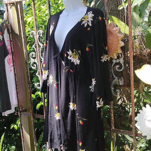 Free people black floral dress medium - Picture 4 of 6